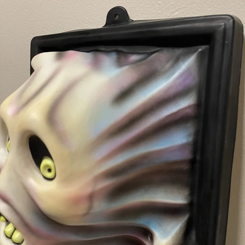 Black Light Illusions R. J. Marino 1997 3D Screaming Ghost Horror Mask Halloween